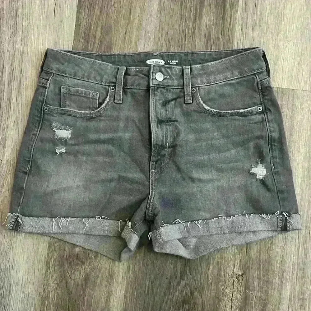 Old Navy O.G. Short High Rise distressed shorts - Picture 5 of 10